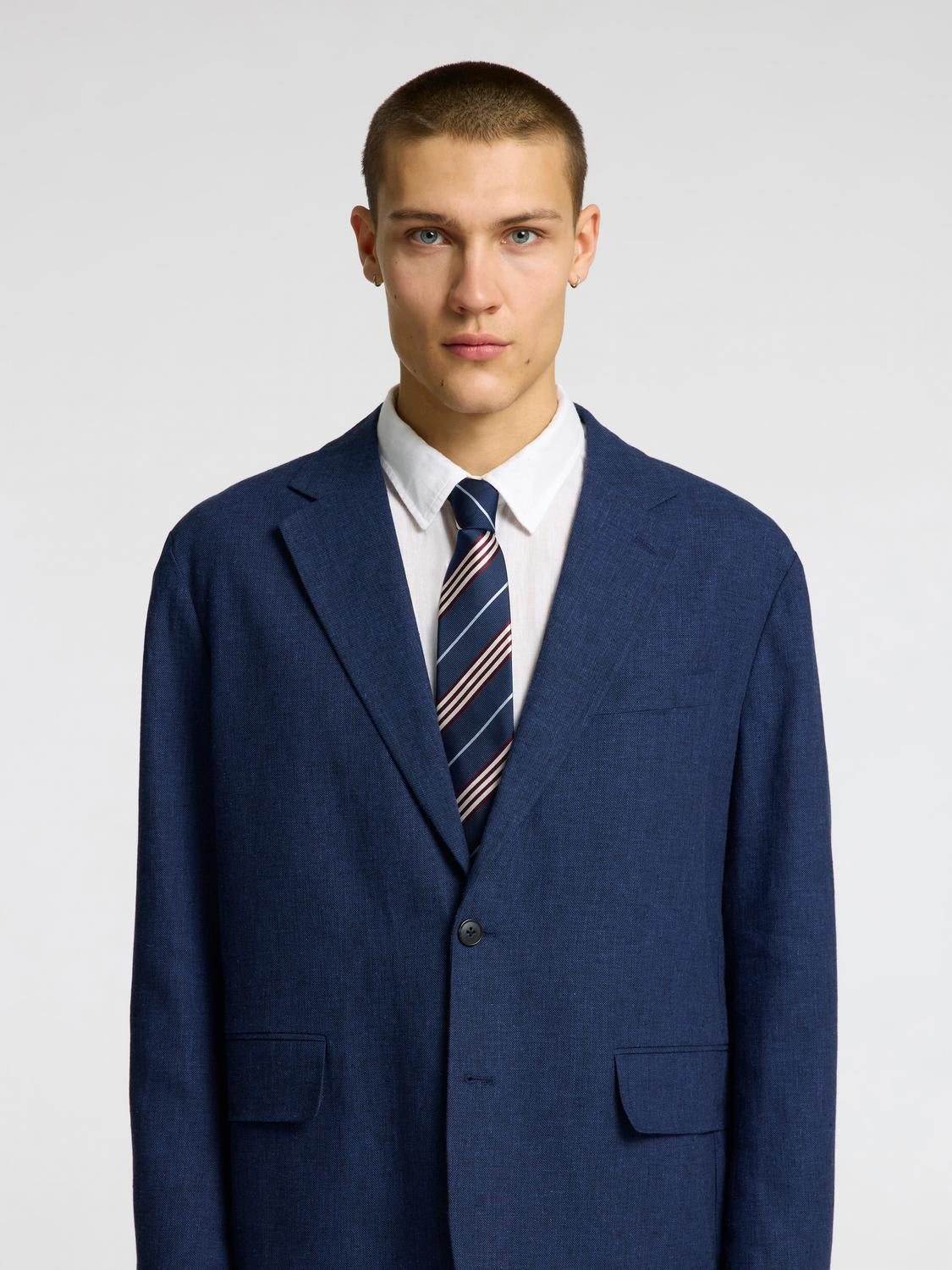 model_shot-front
